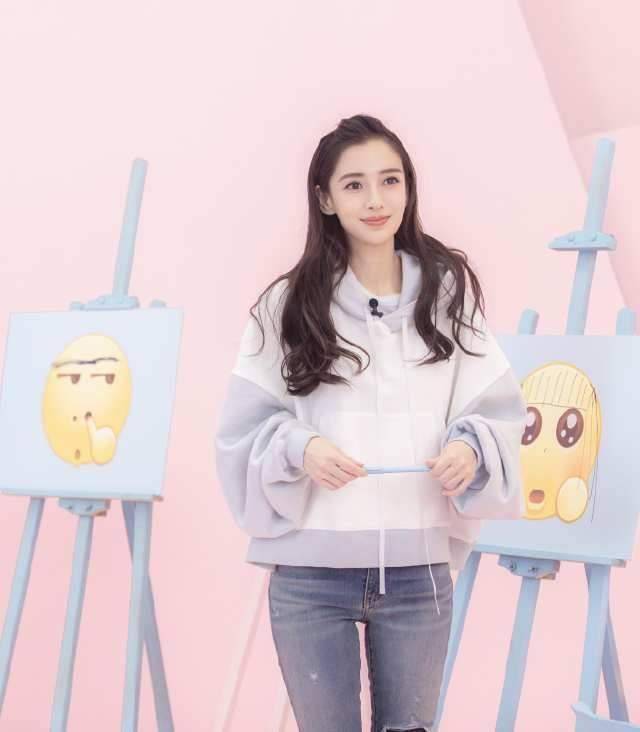 为什么杨颖很有少女感,除了穿搭少女外,也和这几款减龄发型有关