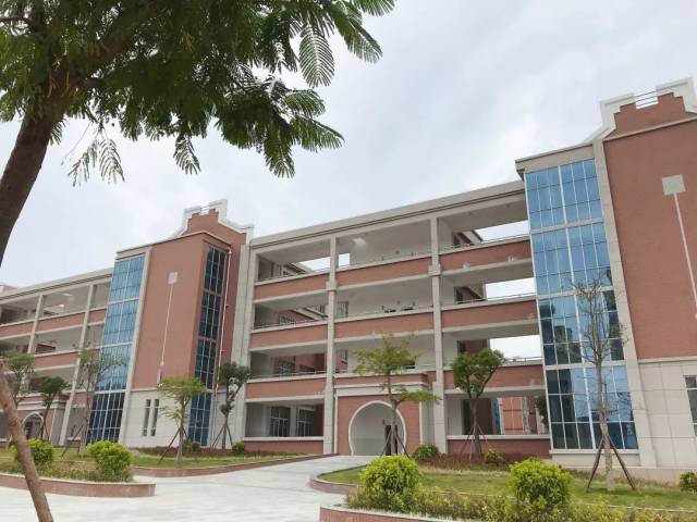 小学校区,中学校区均已完工 昌财学村 昌财学村是2018年南安市重点