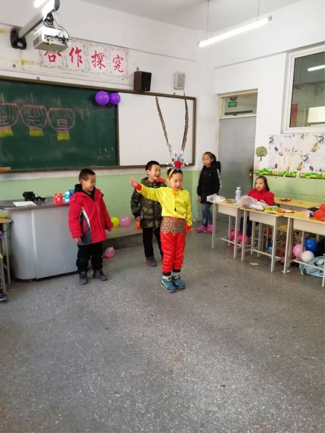 榆次区窑上小学举行"辞旧迎新庆祝元旦"主题活动