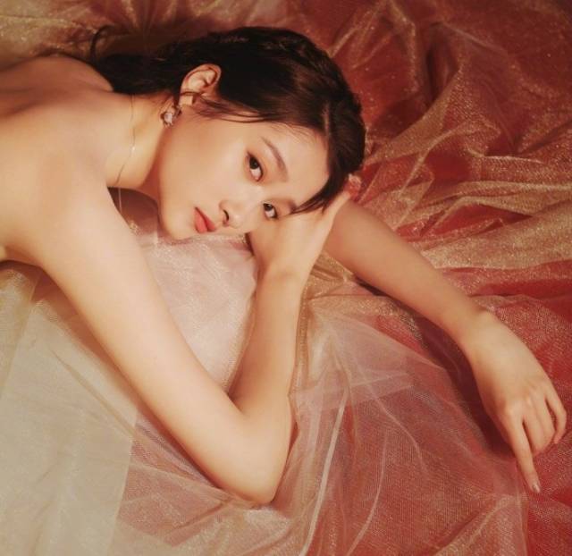 关晓彤究竟有多美?当她“扭胯”的那一刻,画面美到不能呼吸!图片