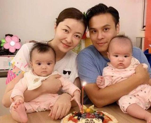 熊黛林在机场被老公惹怒,暴脾气发作竟抬腿就是一脚!