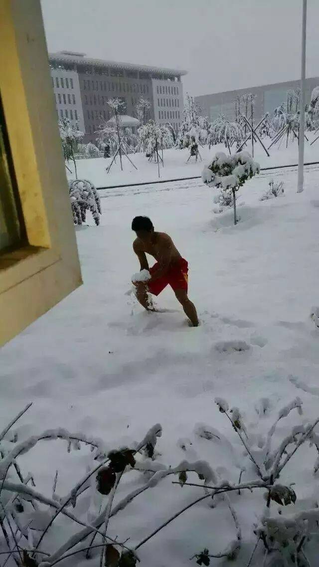 ��������������ѩ�ˣ����ӭ����ѩ����������Ȧ��������Ȫ����