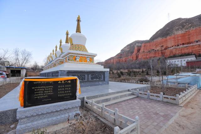 甘肃罗家洞寺,绝壁上的佛窟,此处即佛州