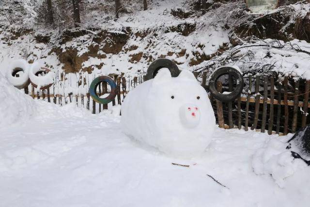 等你,在伏牛山滑雪度假乐园一起堆雪人!