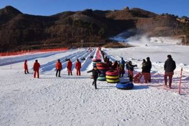 天女小镇"冰雪嗨翻天"活动