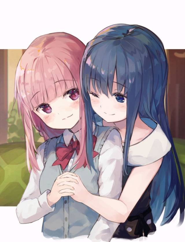 百合是描绘了女孩子间的恋爱的作品,那种可爱的女孩子间亲密无间的