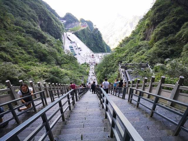 张家界旅游需要几天?必玩景点及行程攻略大全