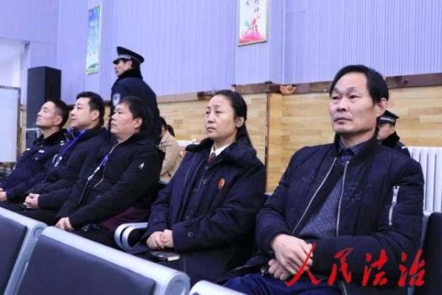 洛阳嵩县人民检察院提起公诉的王红强等23人黑社会性质案开庭审理