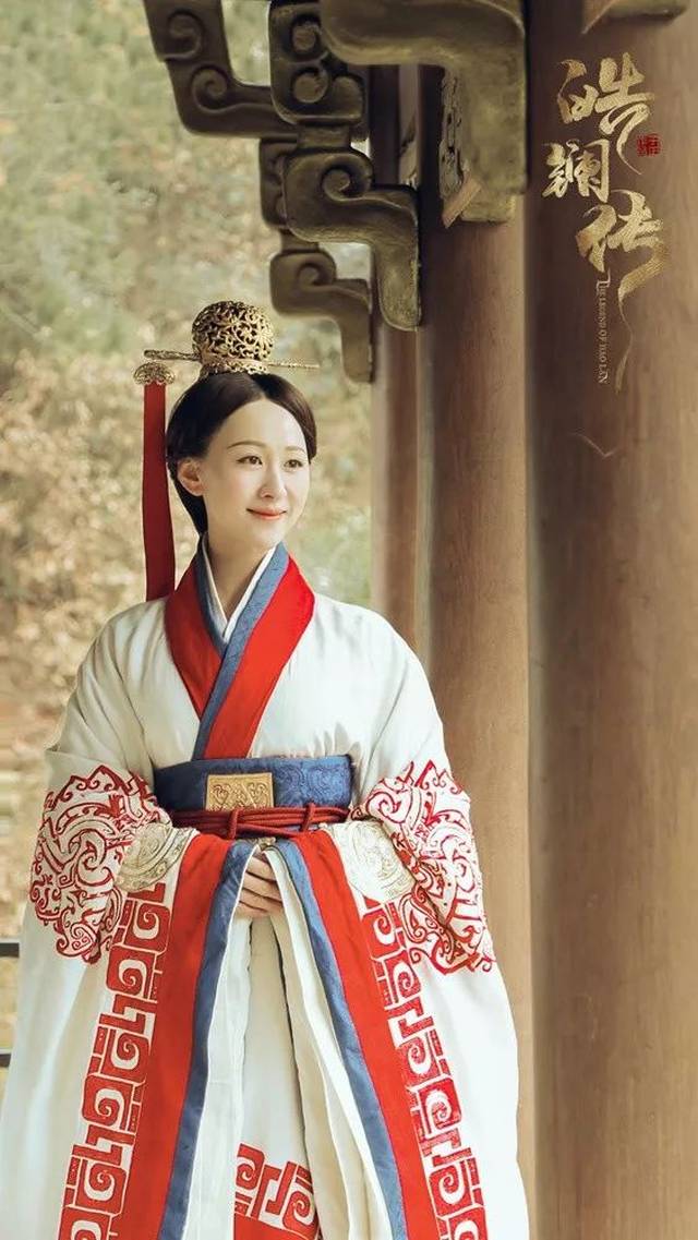 继《延禧攻略》里的愉贵人，盐城人练练在《大江大河》里又担纲主演