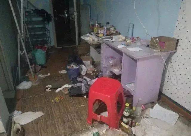 这么脏!长沙一考研情侣退租房间变垃圾场,还把房东拉黑了?