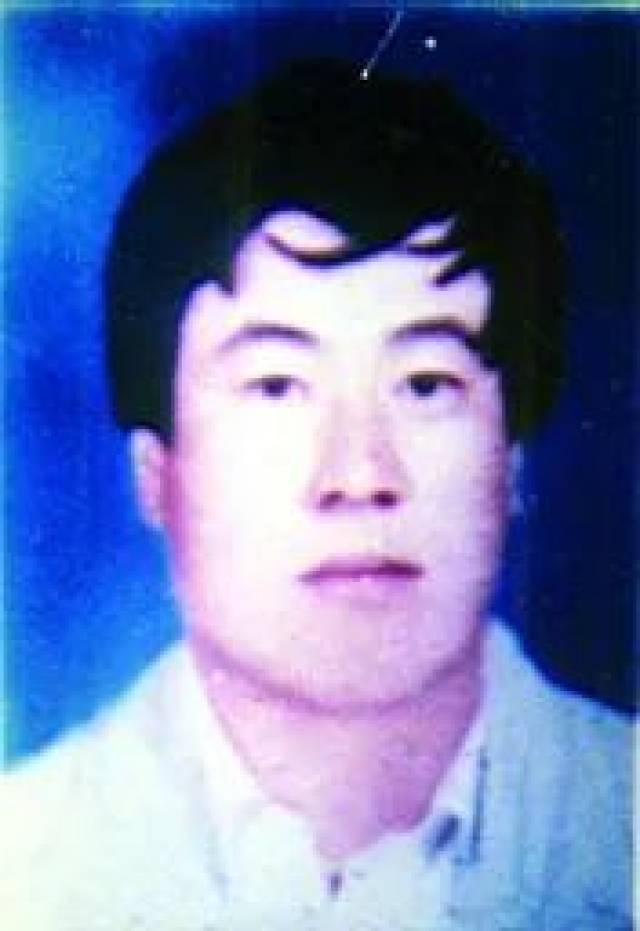 蔚县黑老大刘建峰逃亡15年,终被抓!有多牛?聚众持枪伤人,公安局长放人