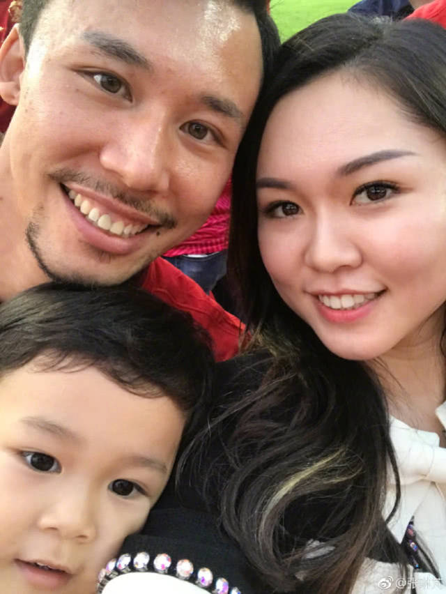 亚洲杯中国太太团：陪伴是最长情的告白有人一毕业就领证