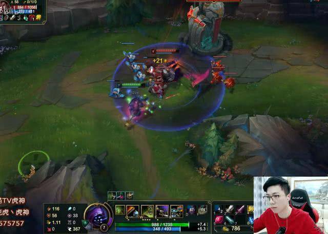 贾克虎偶遇余小C,虎神:猛禽斗篷?你就是传说中