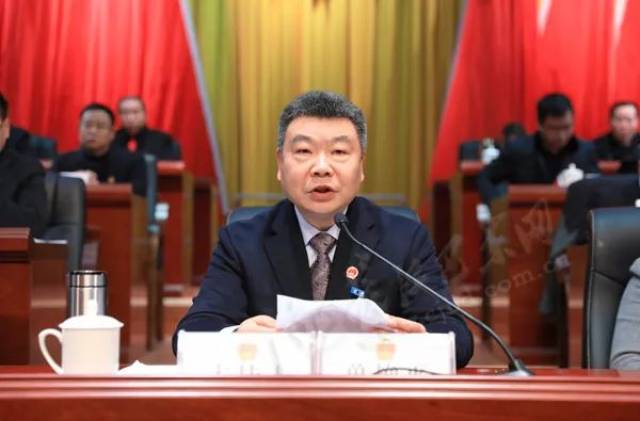 巴东县第第三次会议开幕