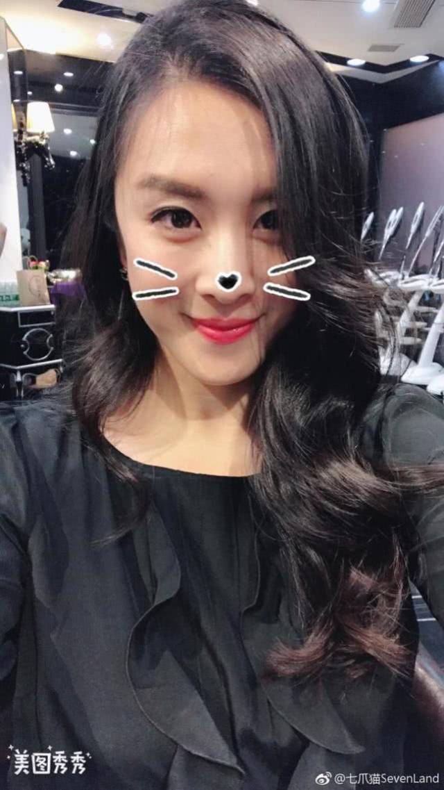 亚洲杯中国太太团：陪伴是最长情的告白有人一毕业就领证