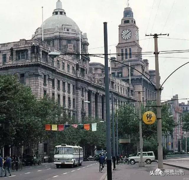 悦读上海 图说上海改革开放40年——外滩·南京路