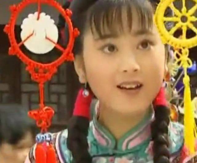 扮演年轻傅文佩的女演员谢润,息影多年家庭幸福美满