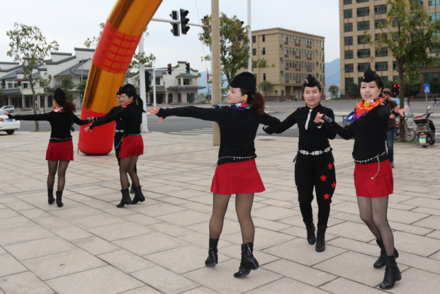 福建省海峡民生诗社诗楼落成暨周年庆公益活动在罗源湾举行