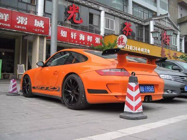 保时捷911 gt3rs,一枚橙力十足的青蛙!