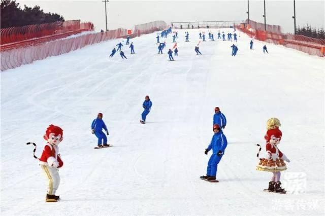 辽宁冰雪游热高滑雪场