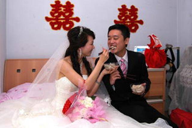 结婚是喜事,可是他们这样疯狂的闹洞房,人遭不住啊