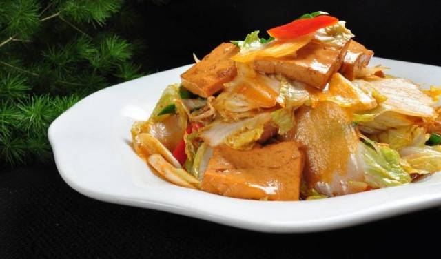 蒜苗白菜烧豆腐