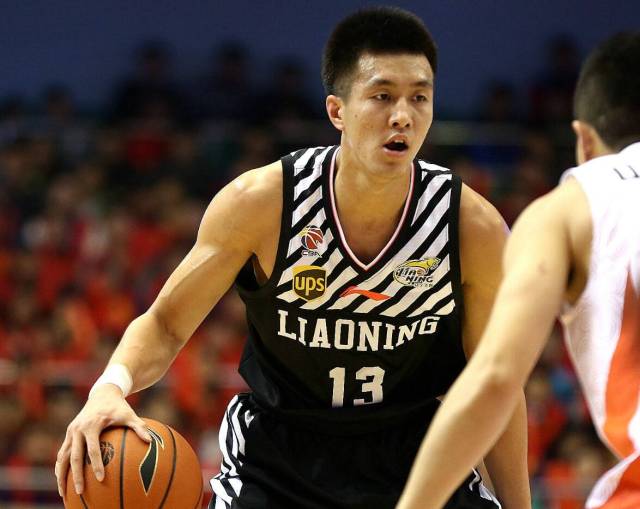 郭艾伦撒娇被赞可爱,深夜发文劝网友要善良,网