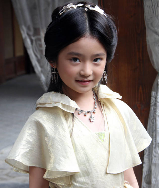 10岁的柴蔚,参演了由胡歌,刘诗诗,唐嫣,古力娜扎等人出演的古装玄幻