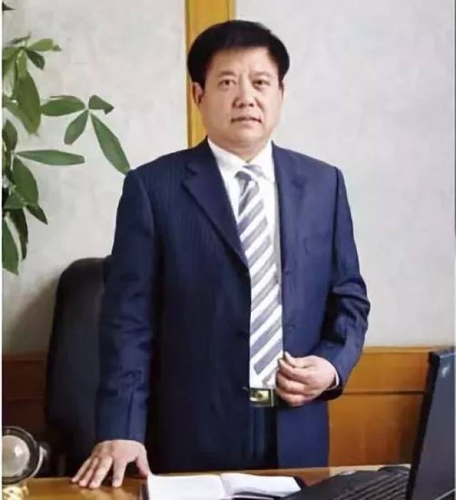 江苏大汉建设实业集团有限责任公司董事长,总经理 张开文