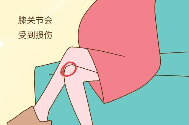 孕期的妈妈都要注意,虽然这个姿势很舒服,但是对宝宝的危害却很大,一