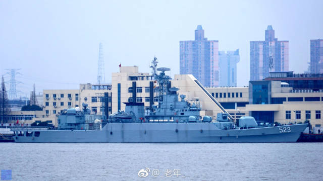 之前053h3型护卫舰中的564宜昌舰,566怀化舰,都曾接受改装,武器上主要