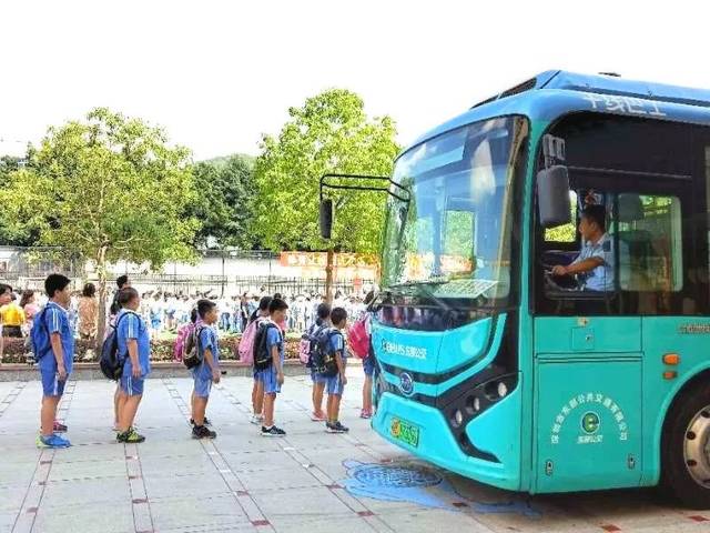 深圳商报:新能源 双创基地助力东部公交实现"弯道超车