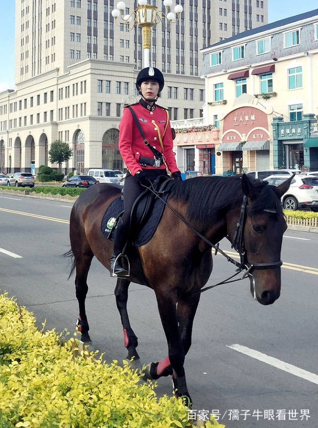 阿尔山美丽女骑警,成为中国最小城市的风景线