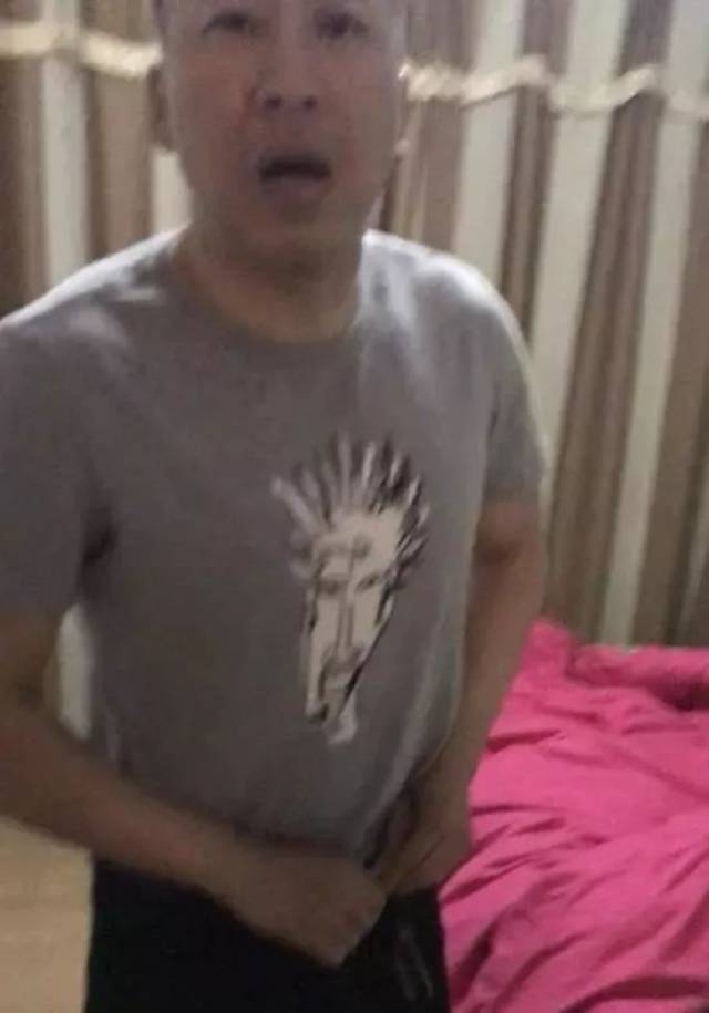 妻子大连海关科级丈夫睡14名