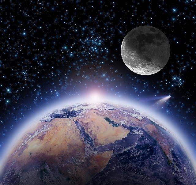 霍金曾经警告过中国不要登月吗?月亮上真的有