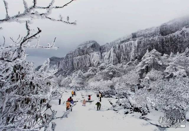 图集| 冬天的轿子雪山 有着让你心动的美