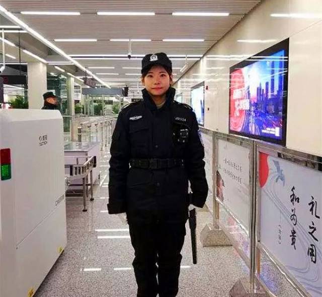上岗|济钢安检员服务济南首条地铁!