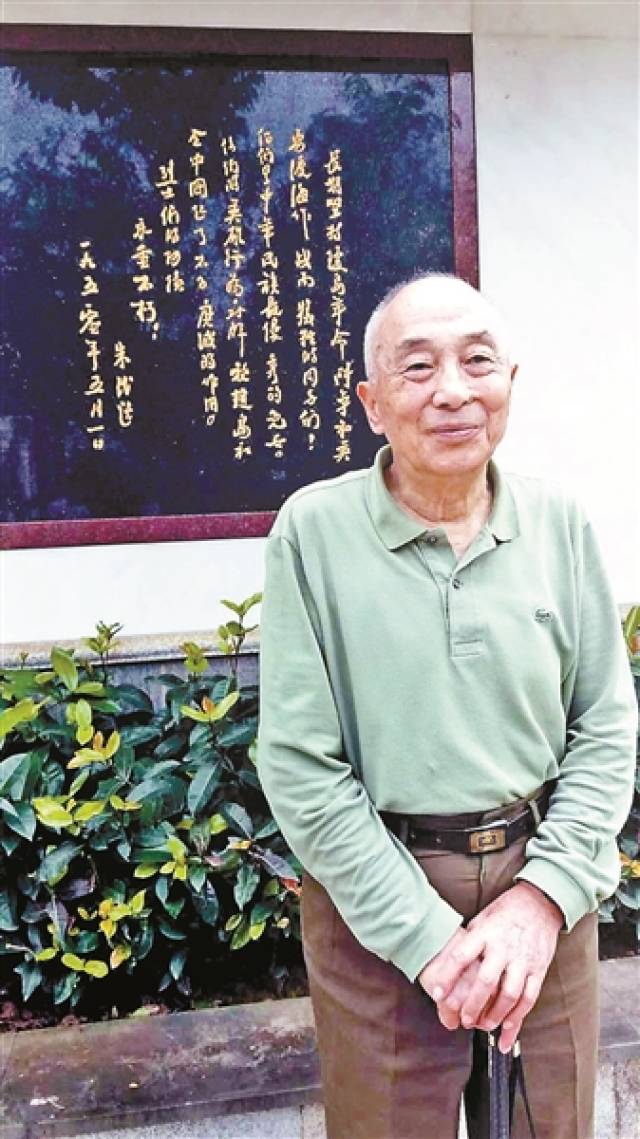 罗箭开国大将罗瑞卿之子,原解放军总装备部后勤部副政委,少将,新中国