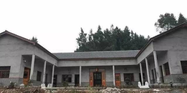 四川小伙自建中式三合院,为爸妈修了柴火灶,加装修一共40万,惹人羡慕!