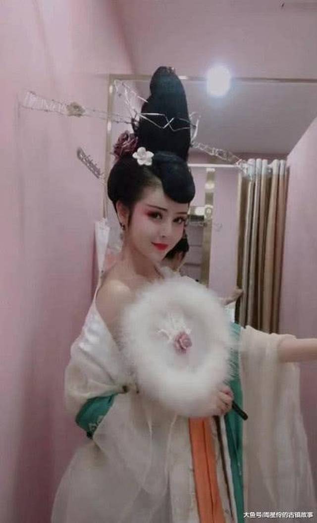 小姐姐一秒变身古装美女 当换上最后一套衣服 网友 差点流鼻血