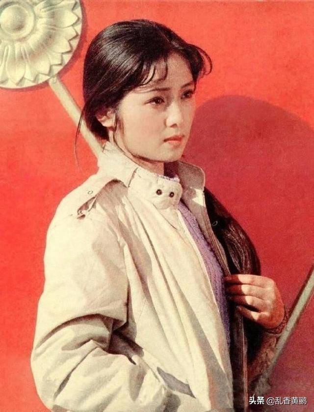 张蕾是87版《红楼梦》秦可卿的扮演者,她花容月貌,有一种忧郁之美