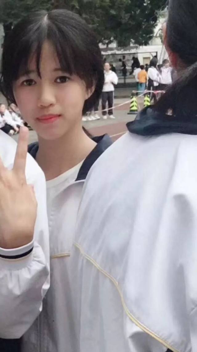 寻人启事阳江四中读初三女孩冼施华,15岁,于2019年1月4号失踪,至今毫