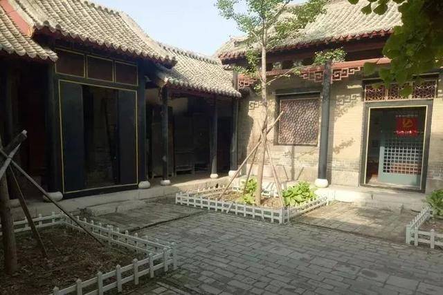 轩窗柱石…… 在聊城莘县有一座仿古四合院——陈家大院, 这是一座