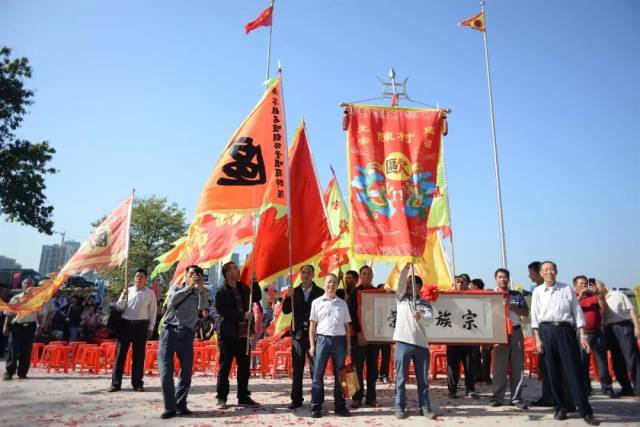 2015年11月23日,区氏大宗祠举行落成典礼,区(欧)氏族人共聚一堂