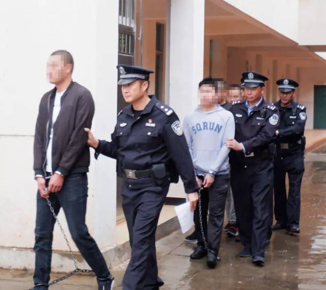 【扫黑除恶】永仁法院公开审理一起涉恶案件 12名被告人因涉聚众斗殴