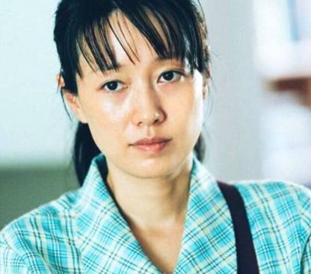 43岁马伊琍素颜照曝光,不化妆时她长这样!