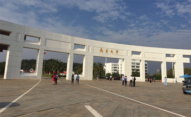 江西最霸气的大学,拥有亚洲第一大校门,全长跨度323米