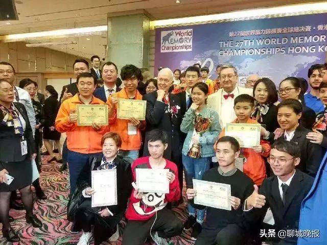 聊城12岁女生获“世界无限元宝网页游戏私服”称号,一分钟内准确记住所有纸牌