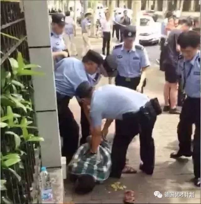 又造成2名无辜的孩子死亡.