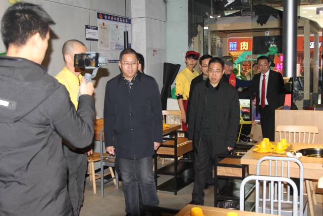 胡赣江在"流量扶贫"网上年货大集,"集供直销"启动仪式上讲话